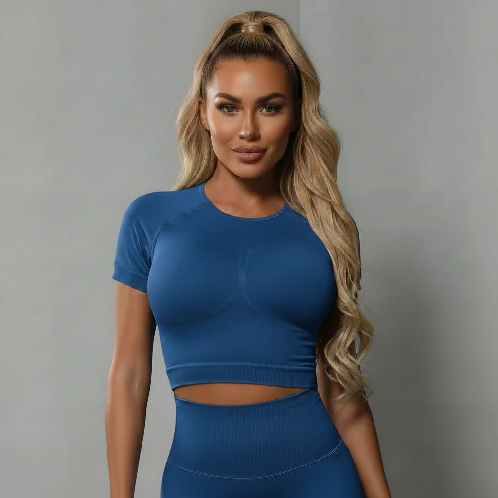 BELVS Women's Empower Seamless Crop Top — lifestyle gym shot