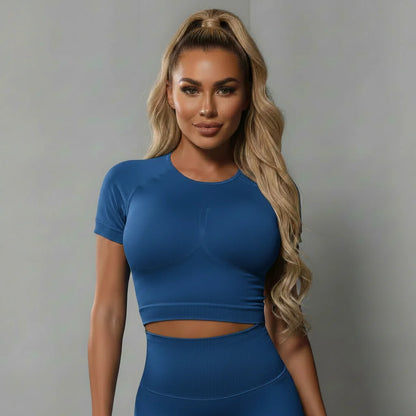 BELVS Women's Empower Seamless Crop Top — lifestyle gym shot